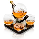 Whiskykaraffel Globe 85 cl med 4 glas og træplade